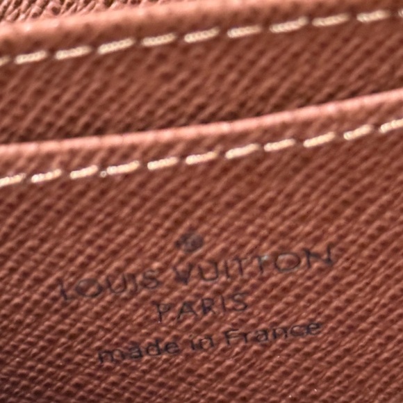 🤎 Louis Vuitton Monogram Zippy Coin Wallet 🤎 - Picture 11 of 15